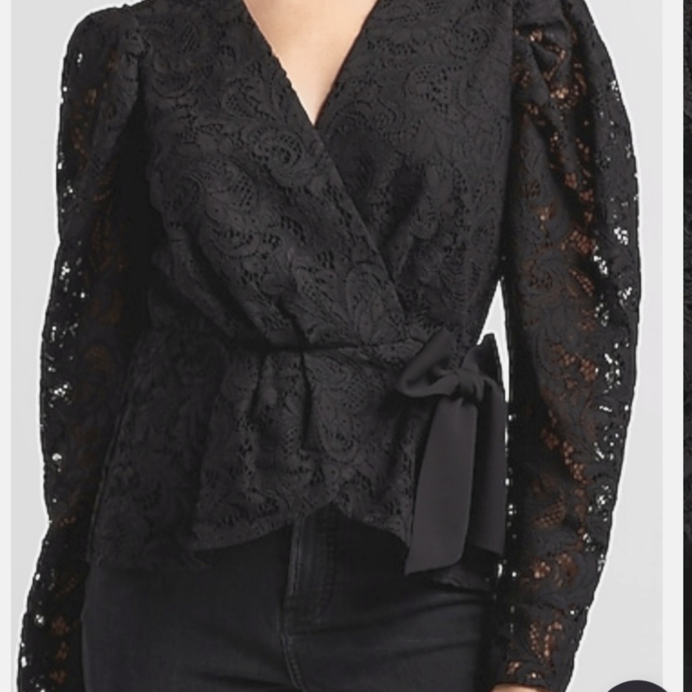 Express Lace Long Sleeve